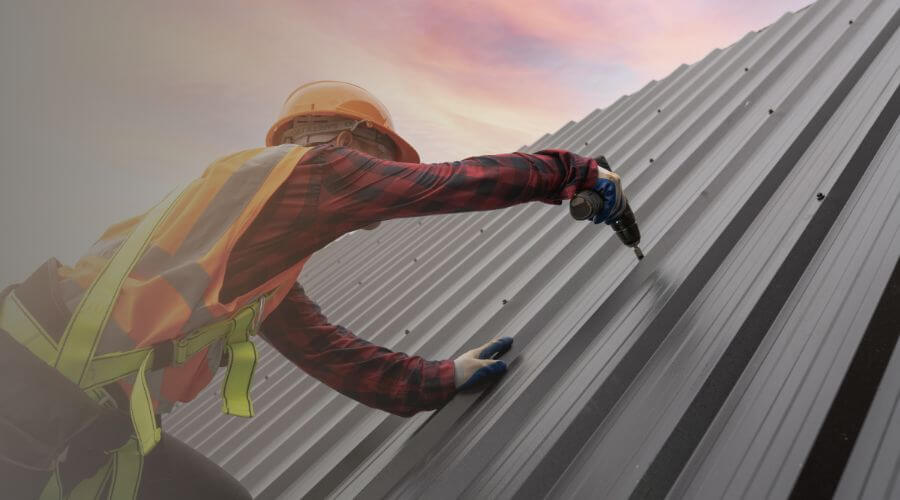 Professional gutter cleaning in Hurricane Mills, TN